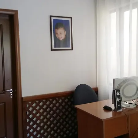 Juri Garden בראט