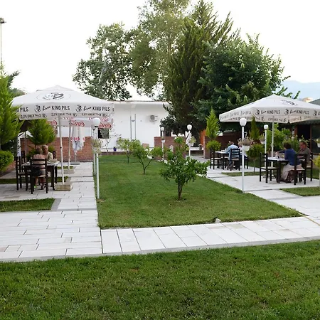 Pensionat Juri Garden 4*