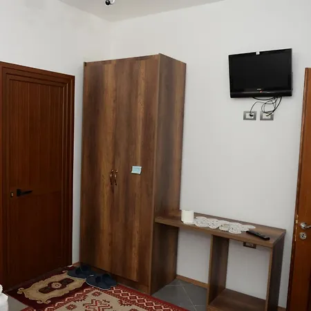 Guest house Juri Garden 4*